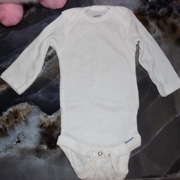 Gerber LS White Snap Tee Bodysuit Size 3/6 Months Boy's NWOT - Picture 1 of 6